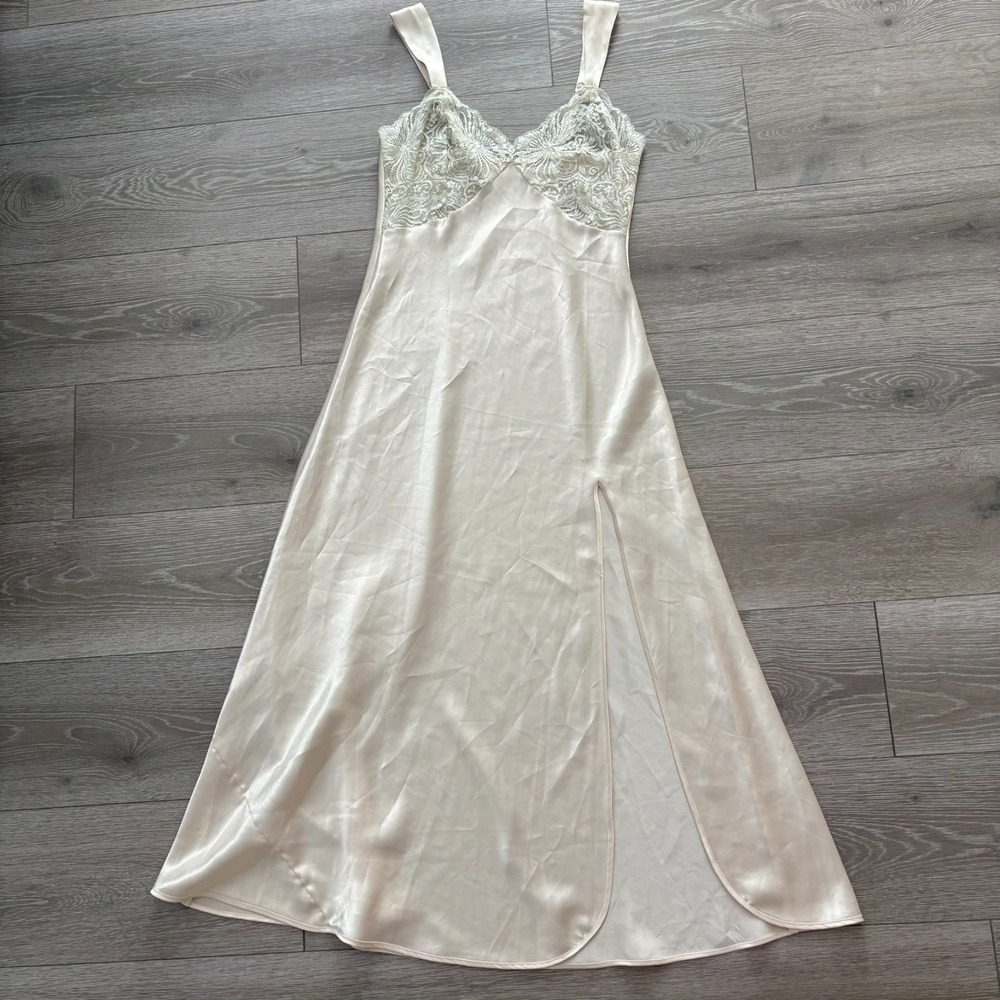 Vintage Victoria's Secret Gold Label Womens Ivory Satin Lace Bodice Nightgown M